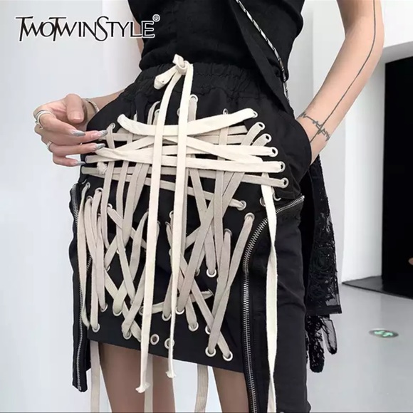 *One Left* Black Lace Up Streetwear Skirt - Picture 6 of 6